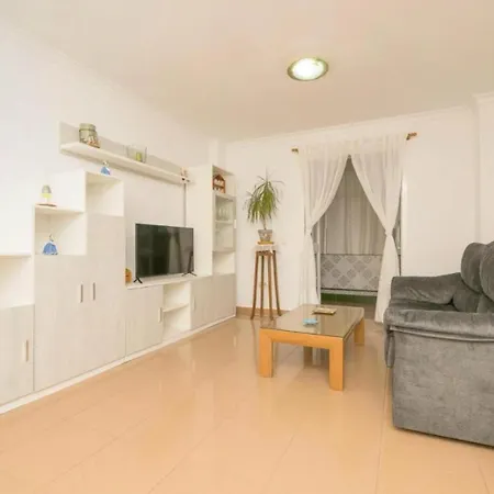 Apartament Lola *